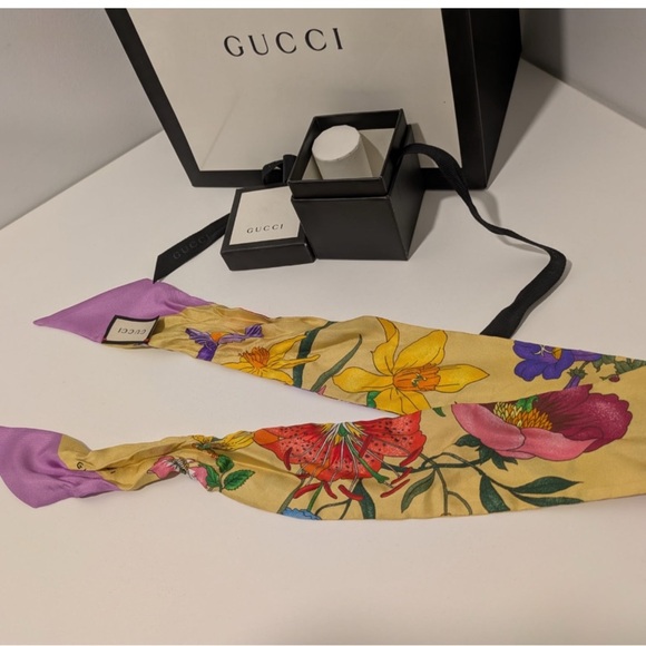 Gucci Yellow and Lavender Floral Silk Scarf - Picture 2 of 2